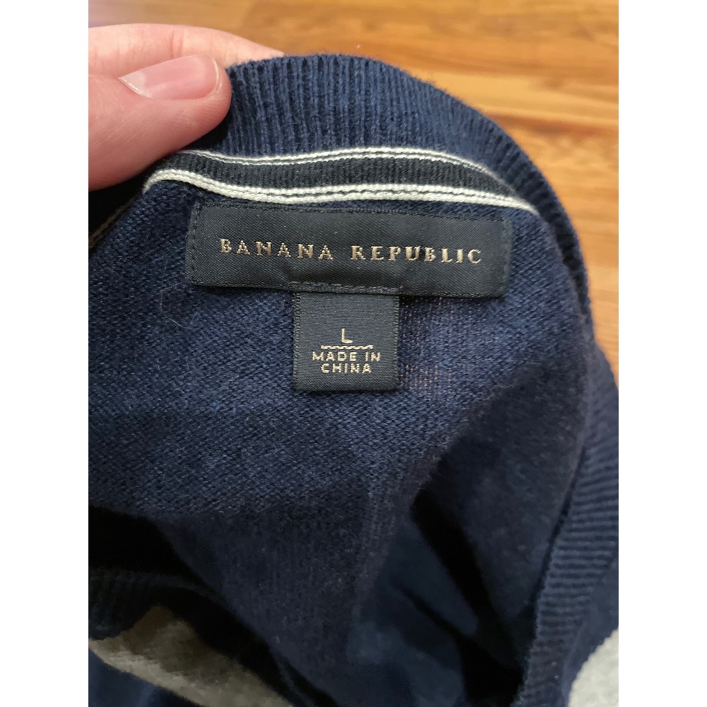 Banana Republic Mens Sweater Large Navy Blue Argyle V-Neck Cashmere Blend Preppy - Picture 4 of 9